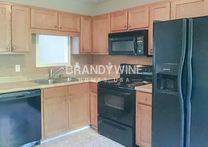 581 Twin Oaks Ln - Photo 7 of 17