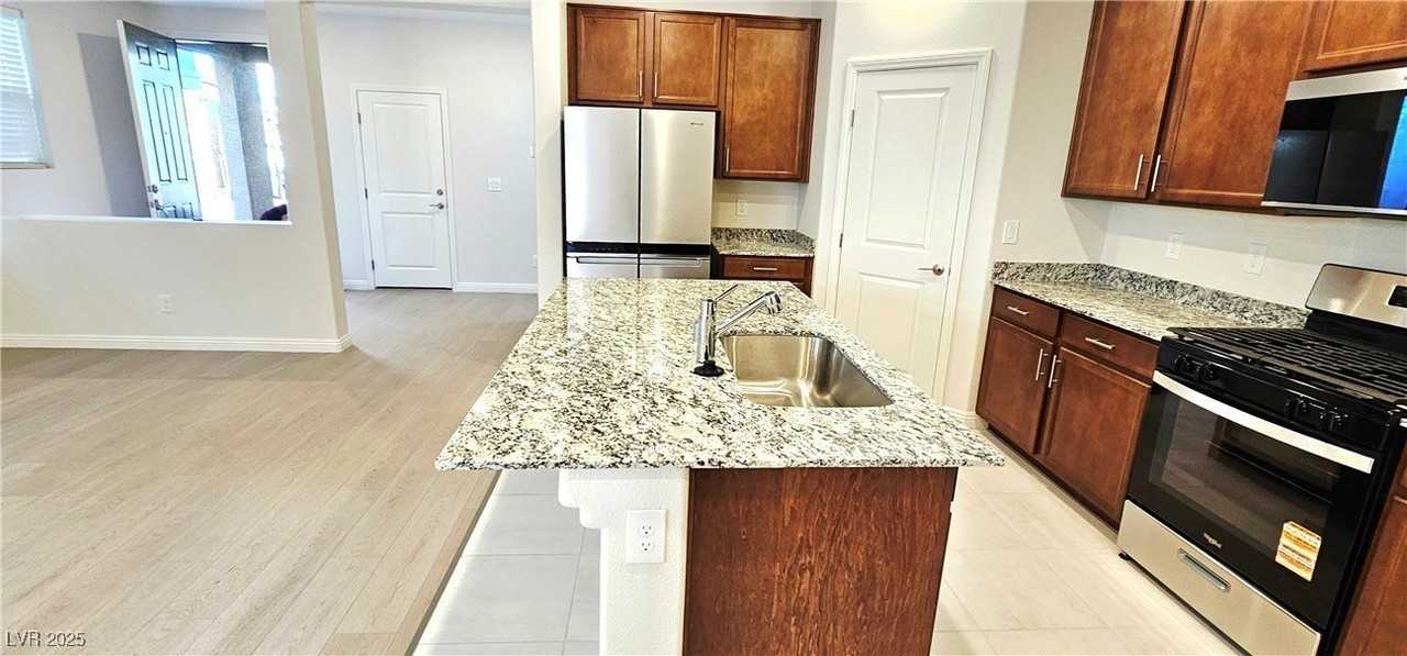 2755 Tricase St - Photo 7 of 48