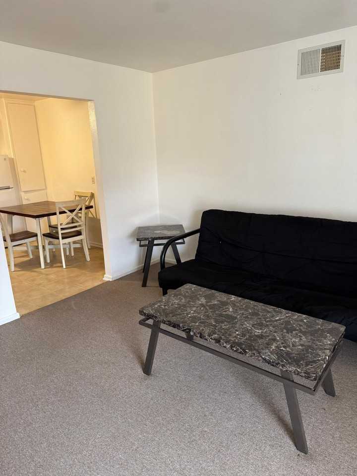 2619 19th St Apt 21 #21 - Photo 3 of 7