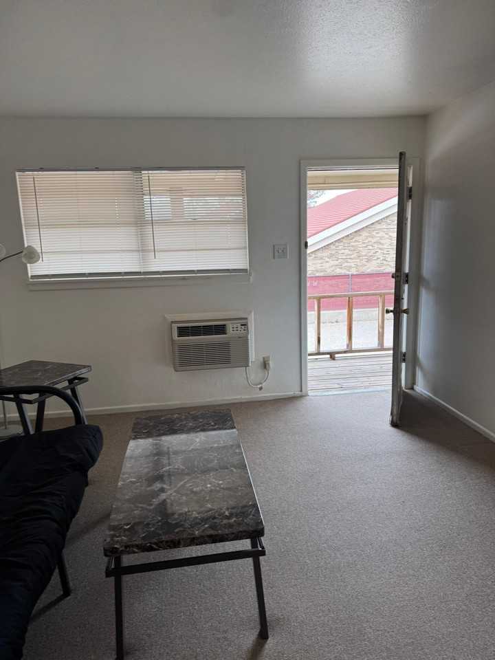 2619 19th St Apt 21 #21 - Photo 4 of 7