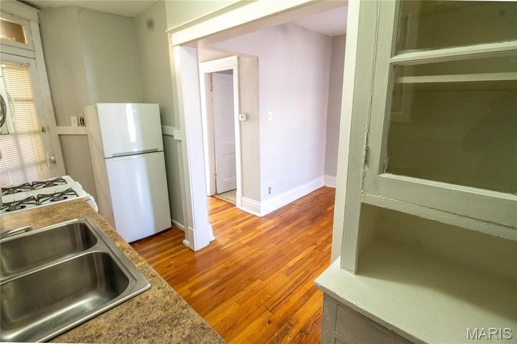 2852 Shenandoah Ave #2W - Photo 5 of 8