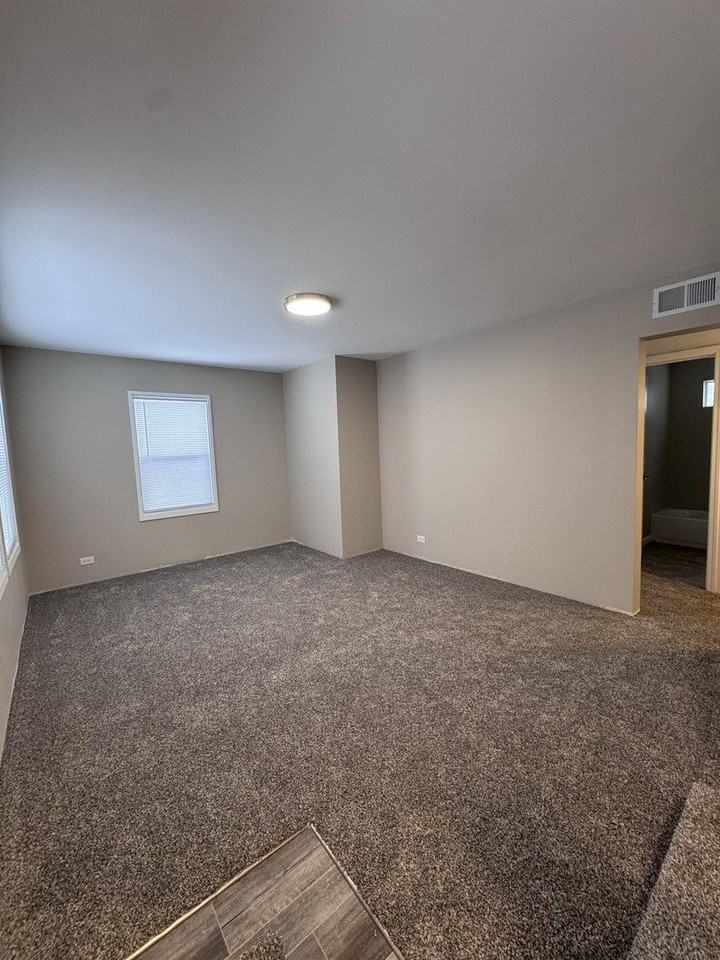 14240 Linder Ave - Photo 6 of 19