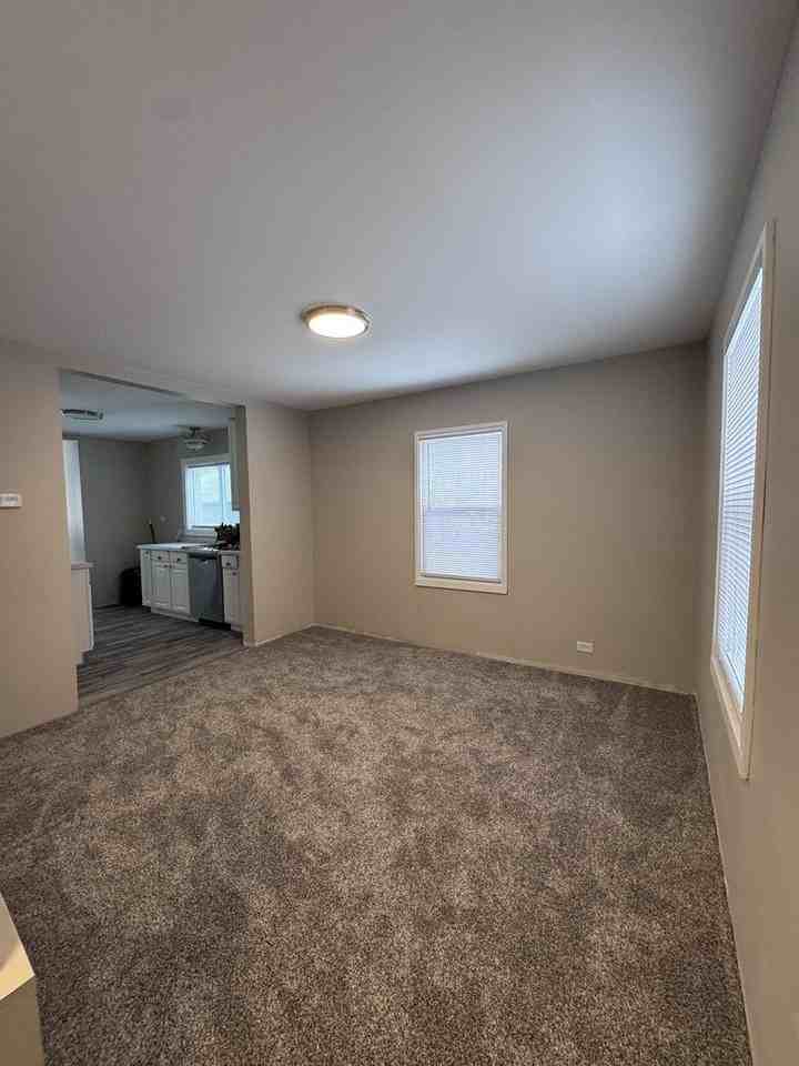 14240 Linder Ave - Photo 7 of 19