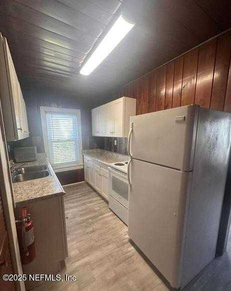 1720 1st St N Apt 4 #4 - Photo 3 of 16