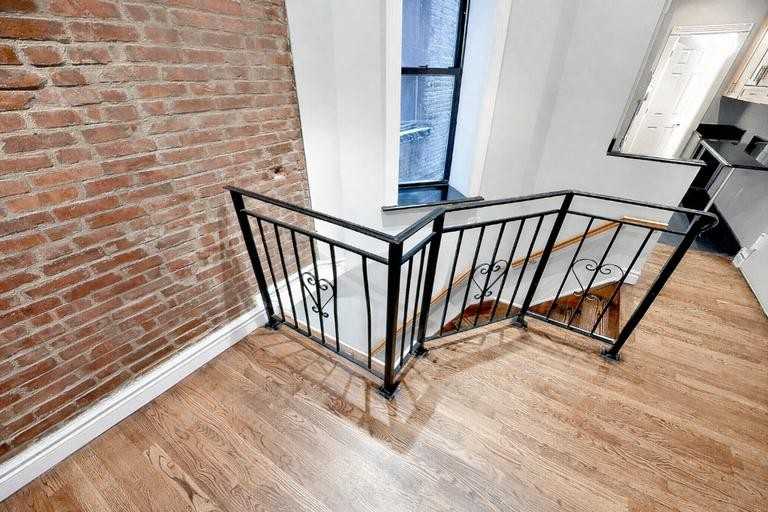 Barrow St #1B - Photo 5 of 6