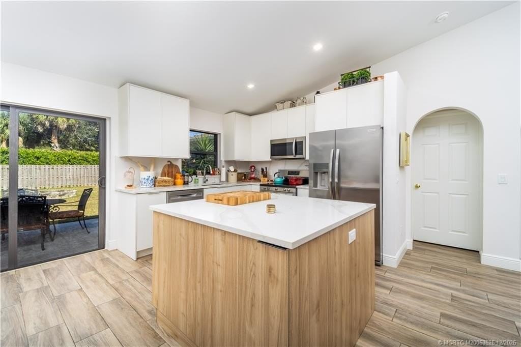 2141 Sw Janette Ave - Photo 4 of 21