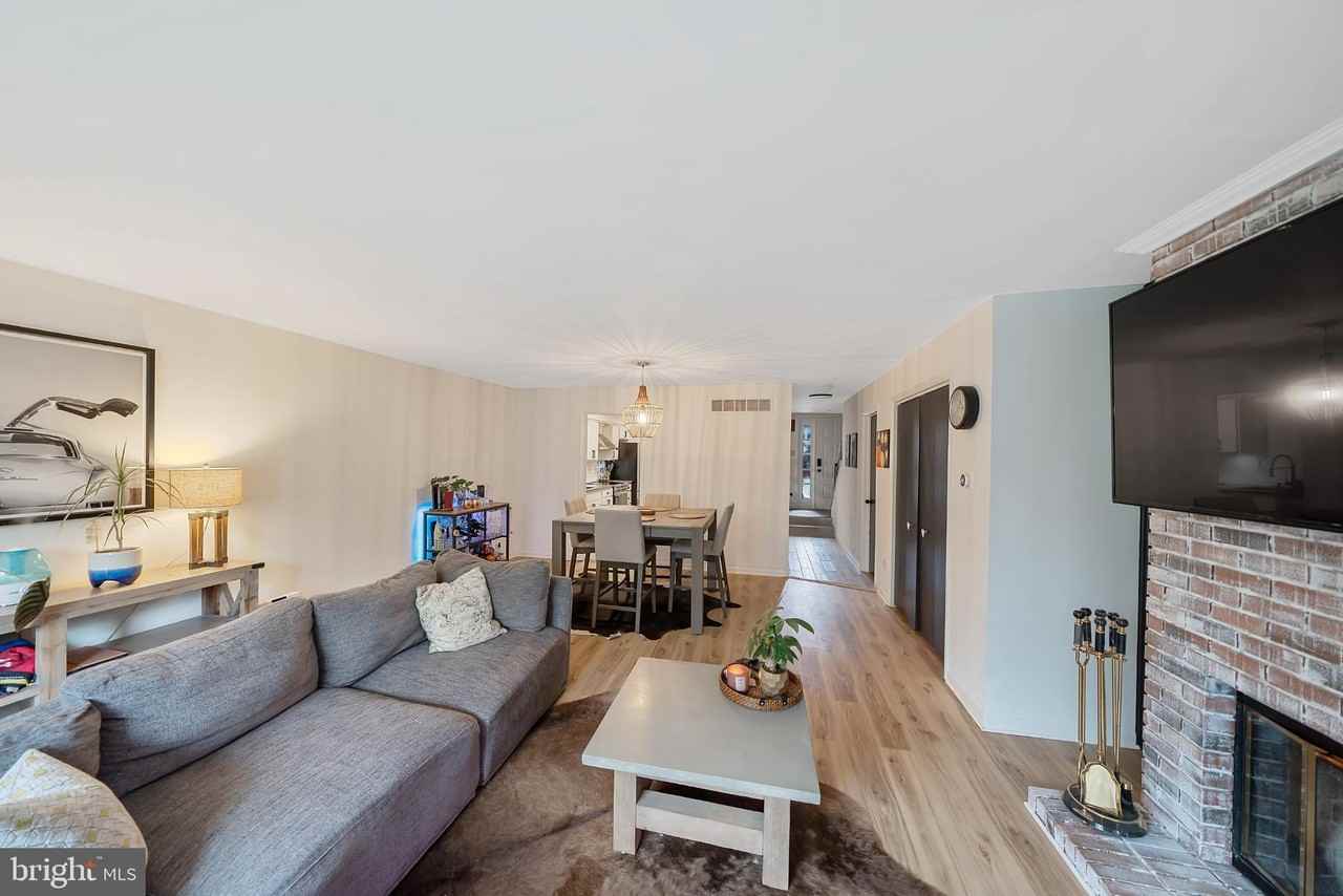 7 Foxtail Ct - Photo 5 of 30