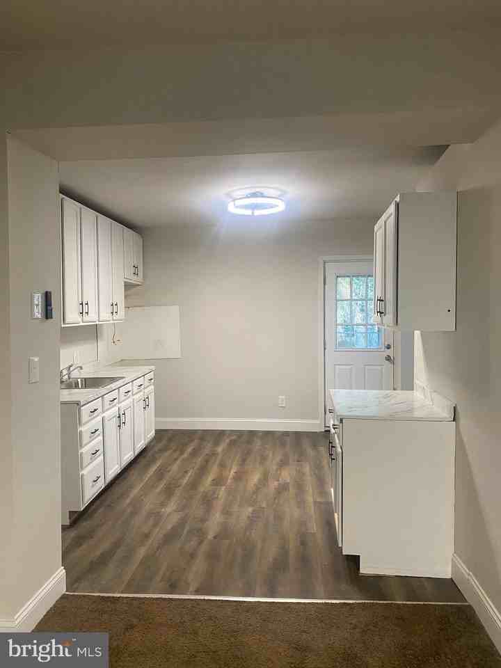 724 E 35th St - Photo 6 of 13