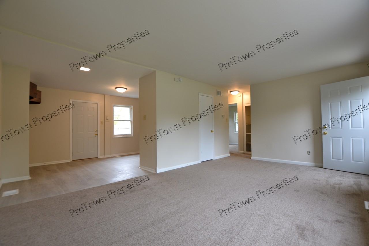 201 Luana Road - Photo 3 of 6