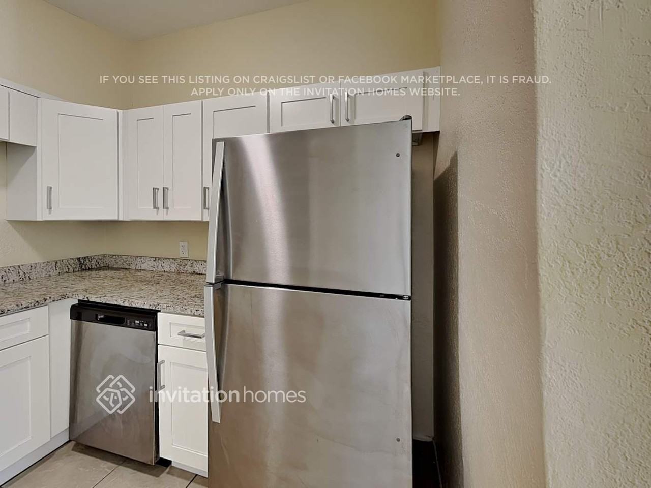 219 Flamingo Dr - Photo 3 of 18