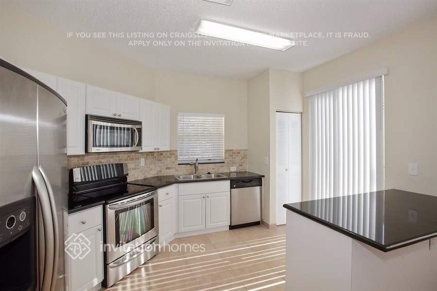 18542 Nw 22nd St - Photo 6 of 16