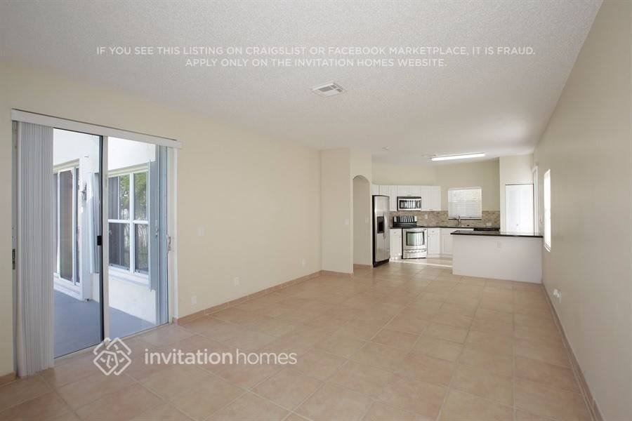 18542 Nw 22nd St - Photo 4 of 16