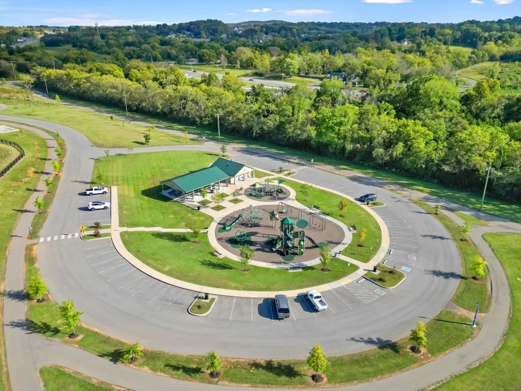 722 Hahn Ct - Photo 5 of 31