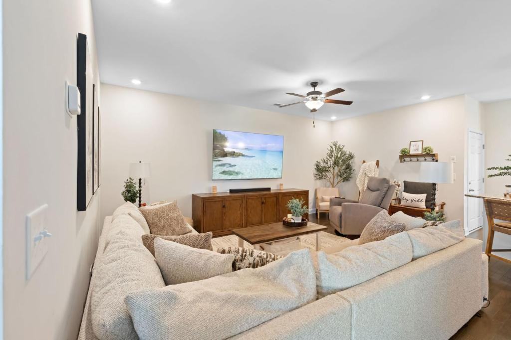 722 Hahn Ct - Photo 7 of 31