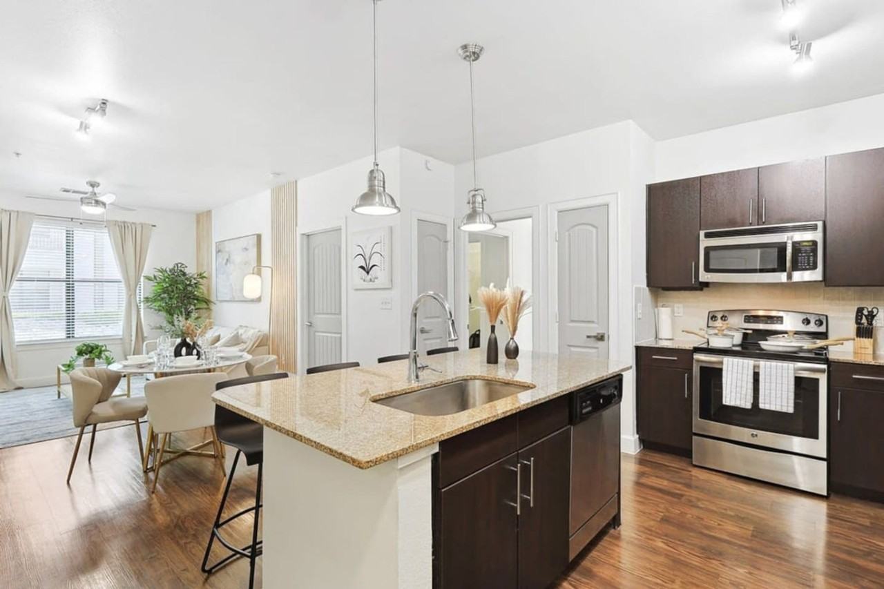 5445 Town and Country Boulevard - Photo 4 of 50