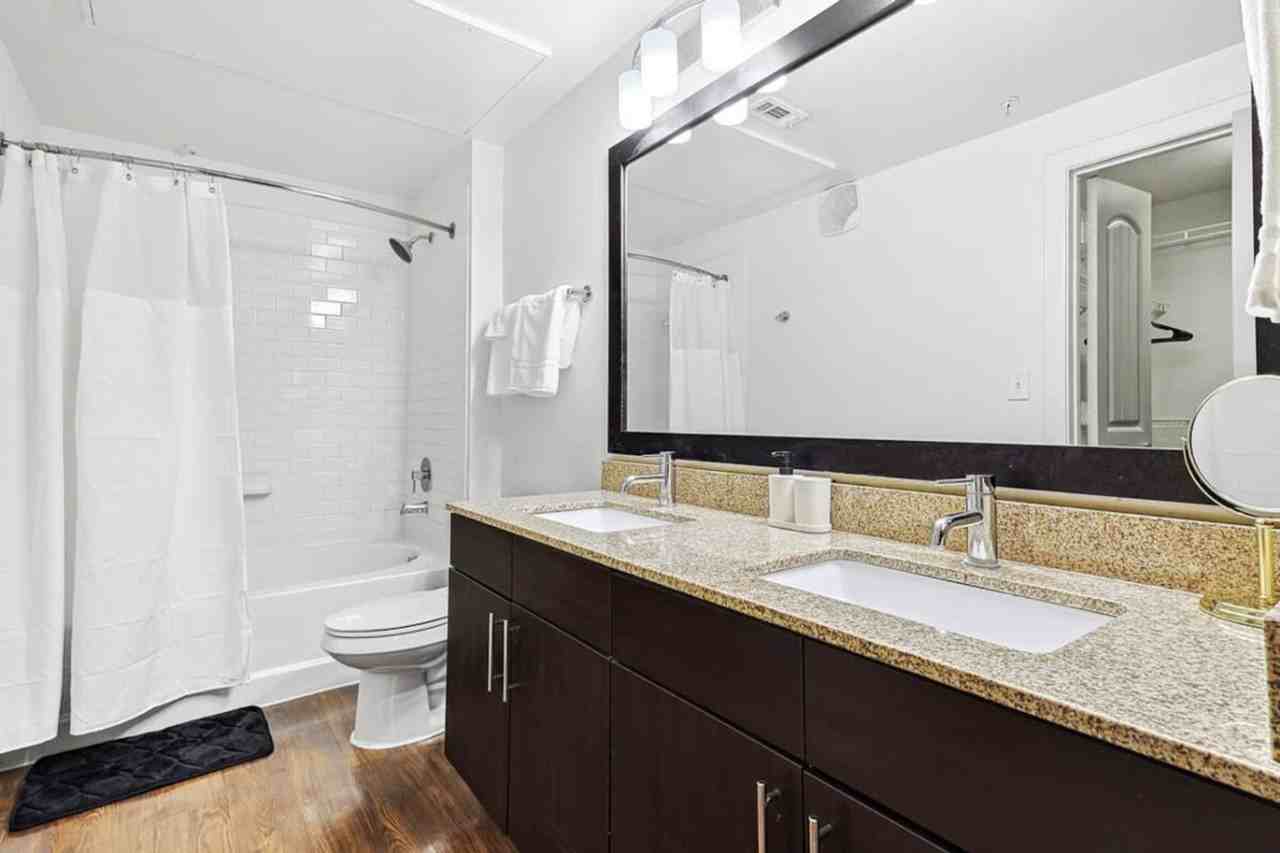 5445 Town and Country Boulevard - Photo 5 of 50