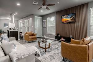 featured image of 2002 Rosewood Ave