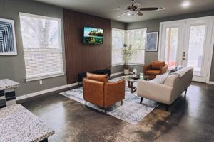 featured image of 2002 Rosewood Ave