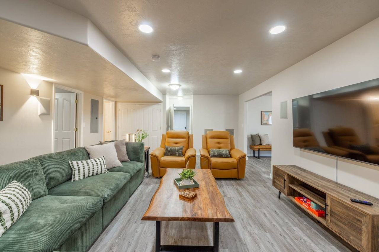 1267 E Hickenlooper Way #1375929P - Photo 3 of 50