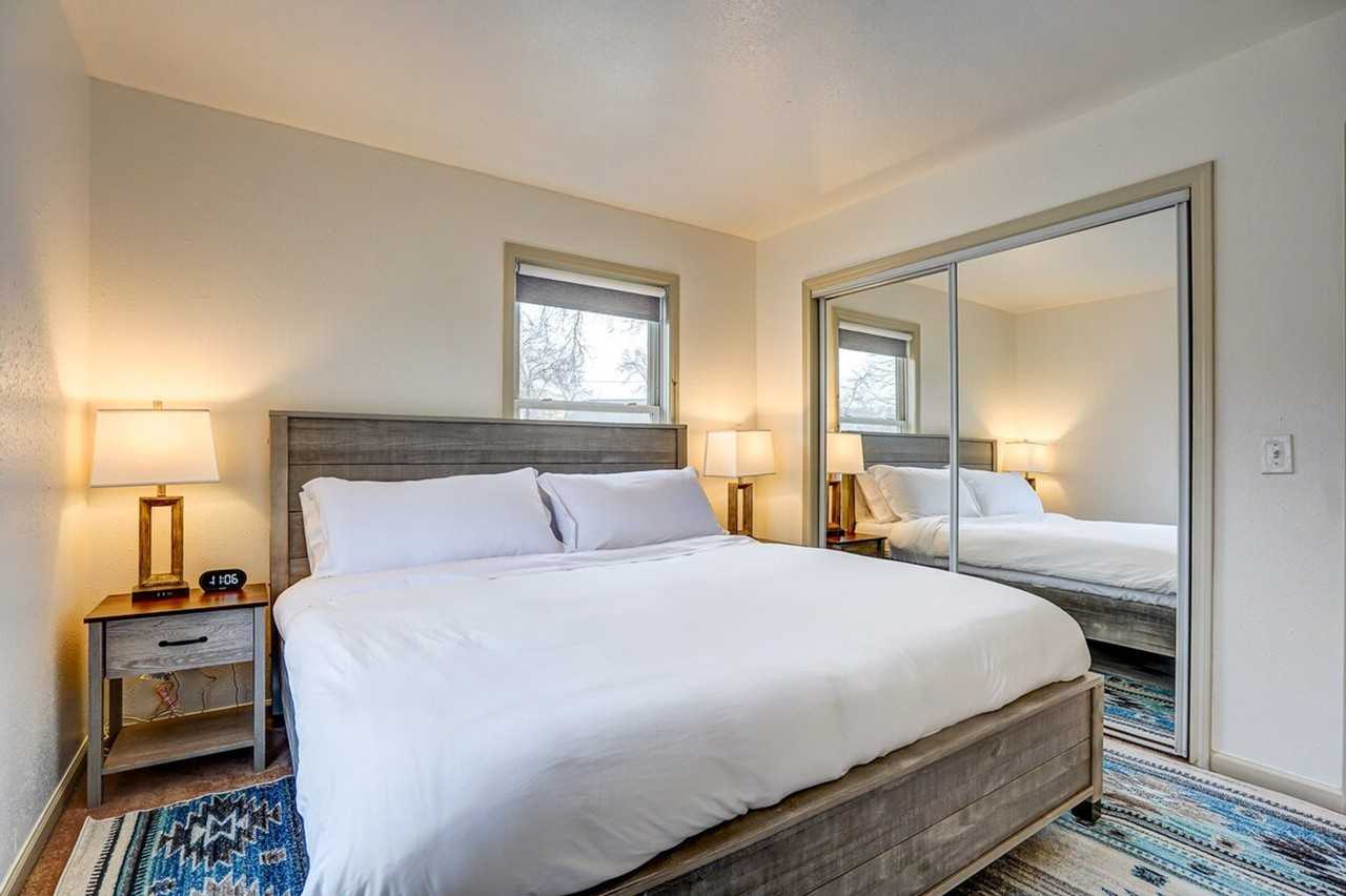 5123 University Ave #1377402P - Photo 6 of 20