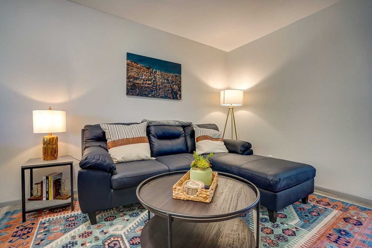 407 S 94th Pl #1377403P - Photo 2 of 16