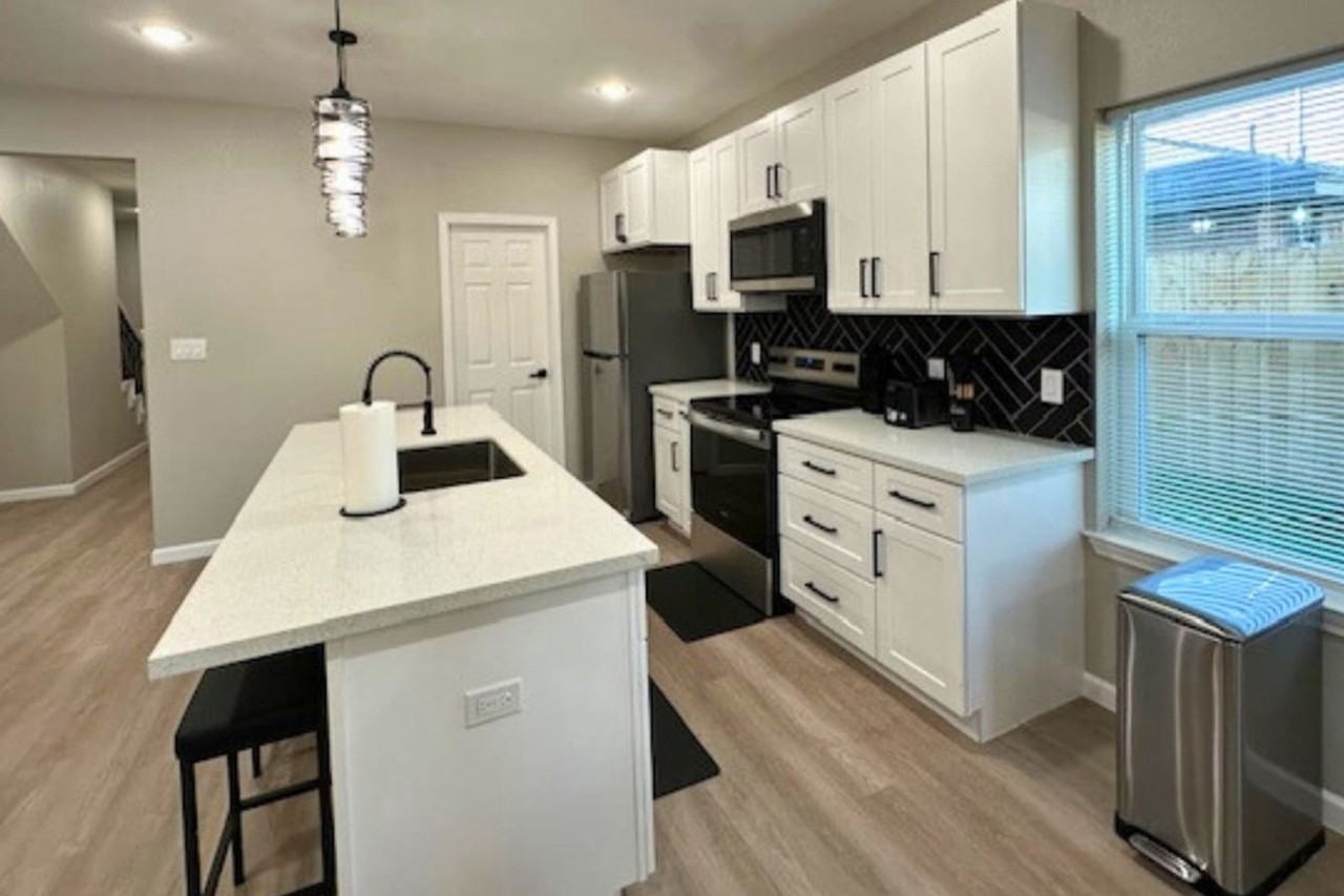 10214 Hollyglen Dr #1377438P - Photo 6 of 28