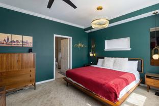 2042 W Warren Blvd - Photo 1 of 1