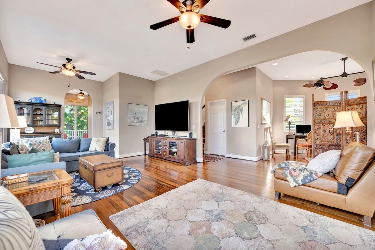 28 Michiana Dr #1378921P - Photo 5 of 50