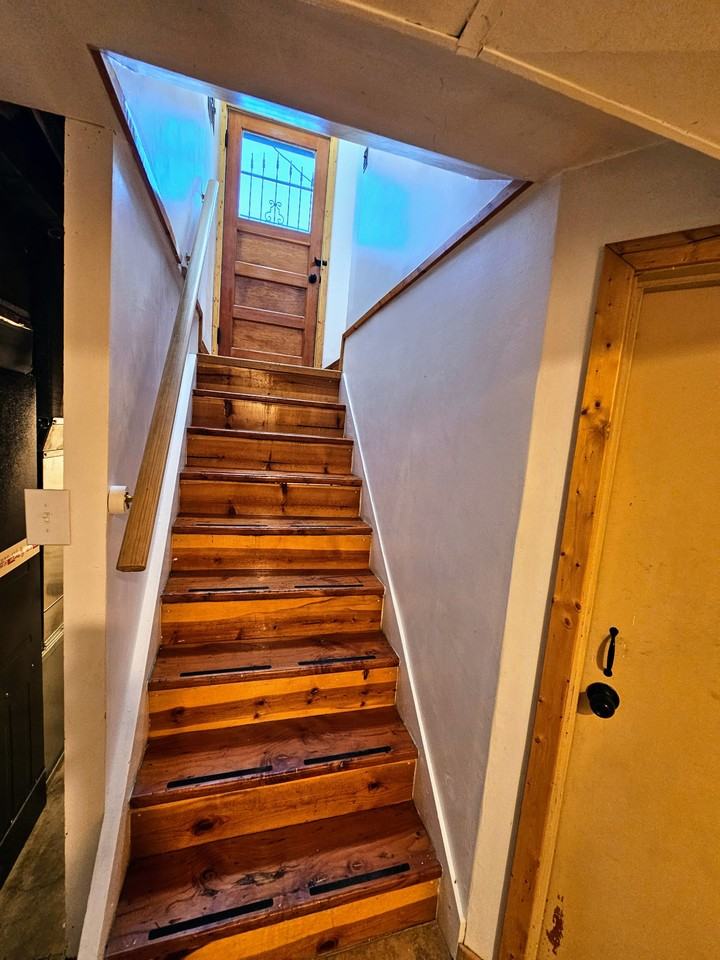 8646 W Florence Dr - Photo 6 of 32