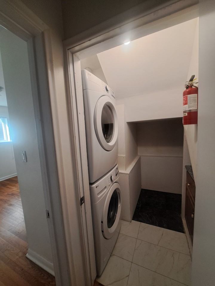 Dufferin St & Wilson Ave #2 - Photo 7 of 8