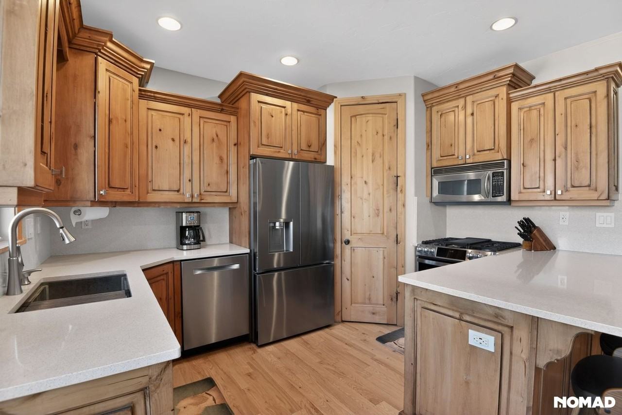 3042 Lower Saddleback Rd - Photo 7 of 34