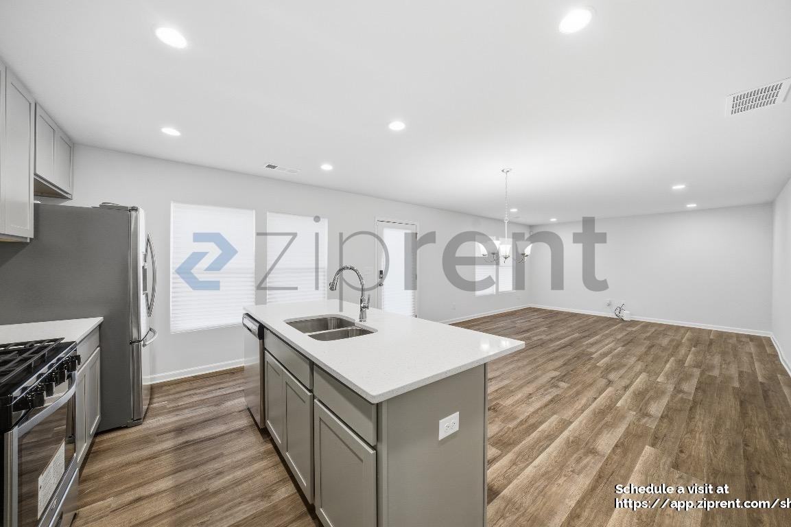 1127 2nd St Nw #1 - Photo 7 of 23