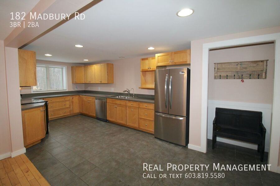 182 Madbury Rd - Photo 5 of 25