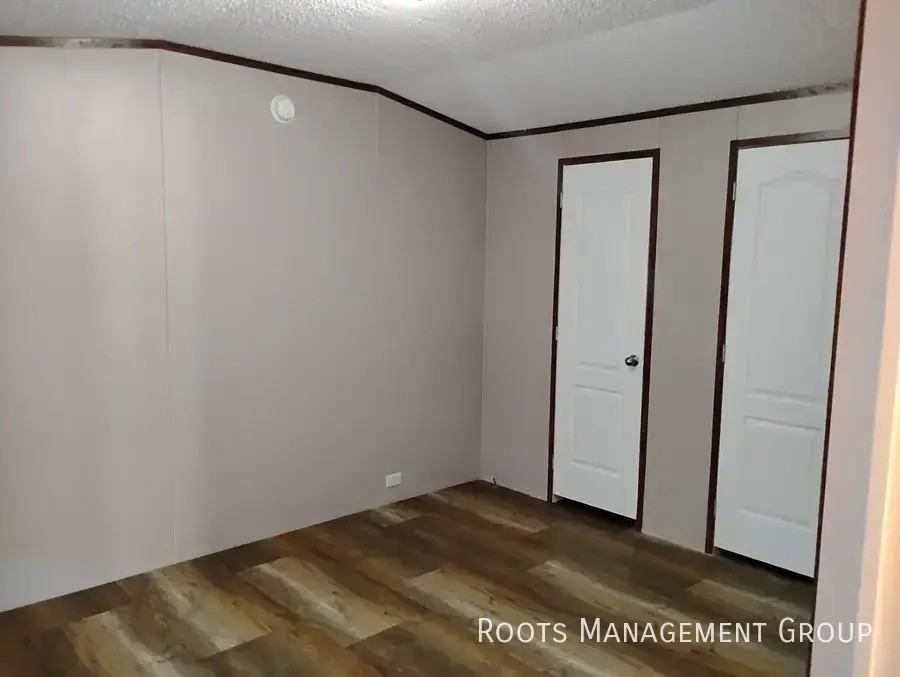 11 Riviera Courts Dr #11 - Photo 5 of 17