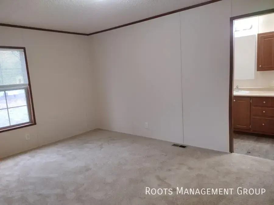 2346 Cascade Ave - Photo 3 of 7