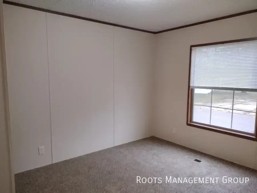 2346 Cascade Ave - Photo 5 of 7