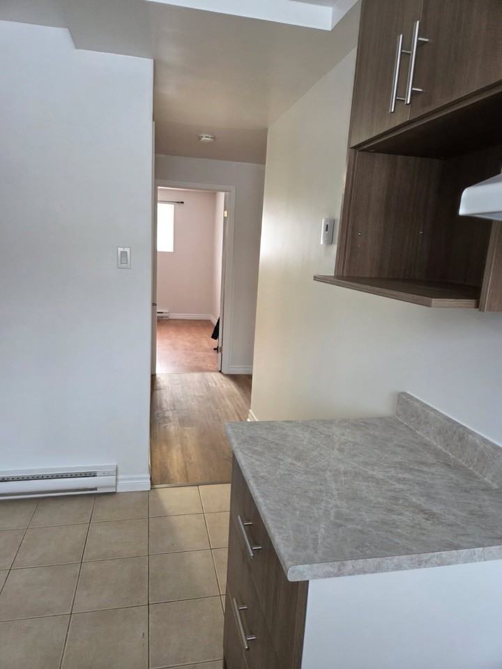 2625 Avenue Aubert #1 - Photo 2 of 12