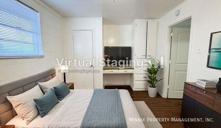 2212 2nd St #3 - Photo 3 of 9