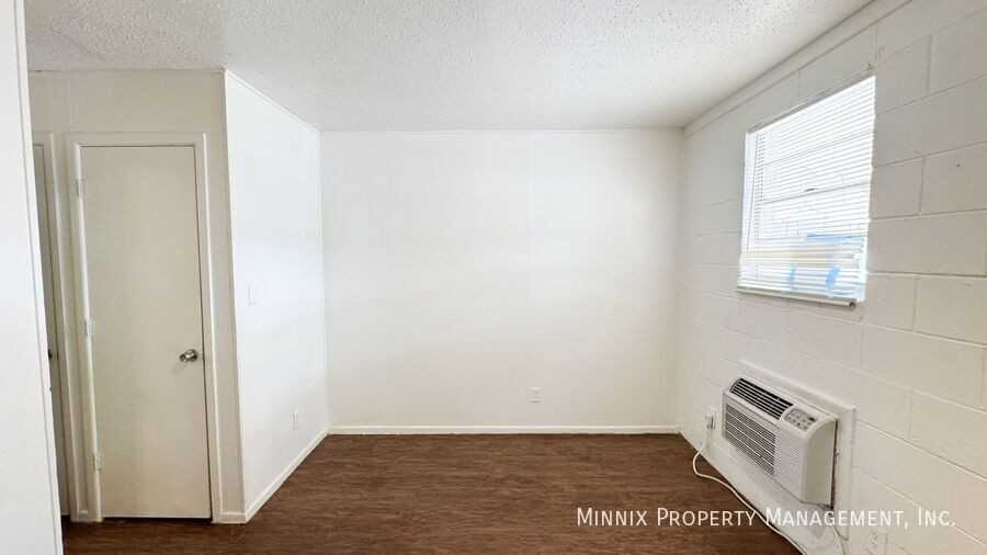 2212 2nd St #3 - Photo 5 of 9