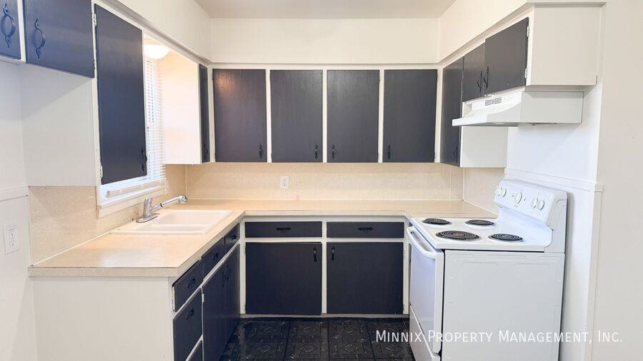 4506 47th St - Photo 6 of 19