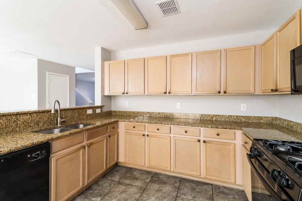 4649 Sea Ridge Dr - Photo 7 of 17