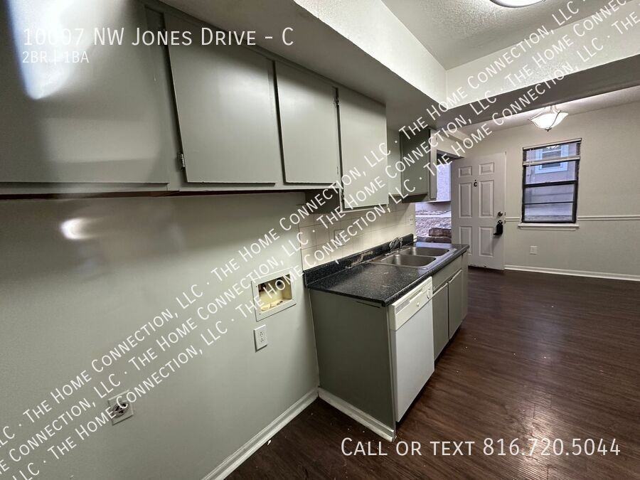 10007 Nw Jones Dr #C - Photo 3 of 10