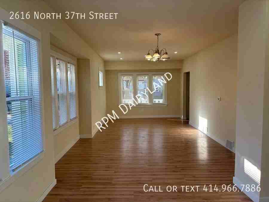 2616 N 37th St - Photo 3 of 11