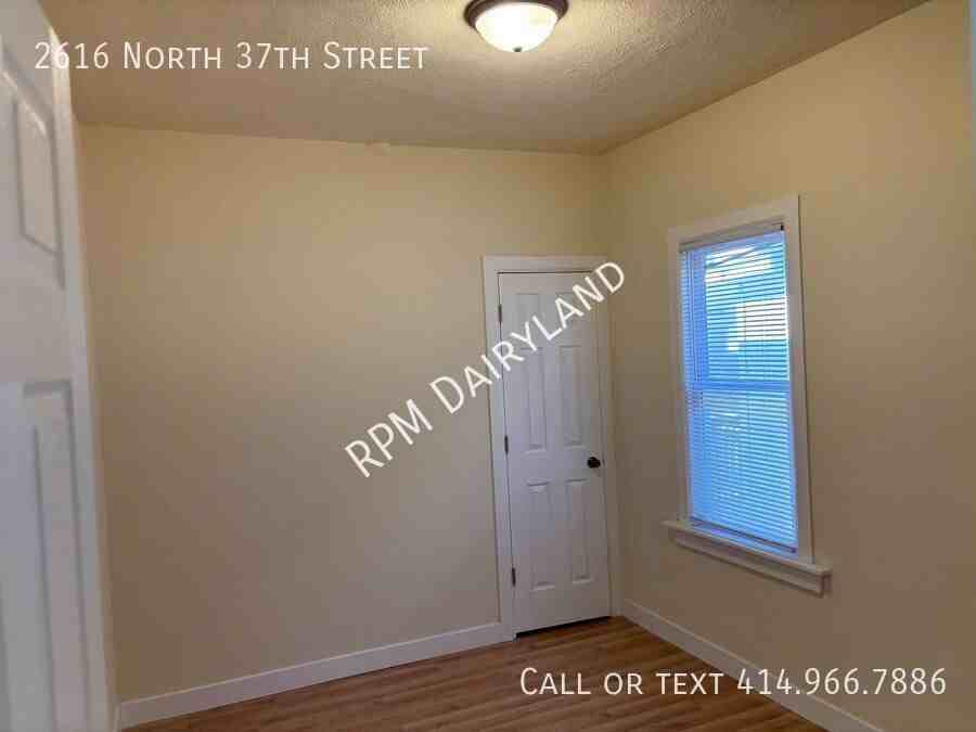 2616 N 37th St - Photo 4 of 11