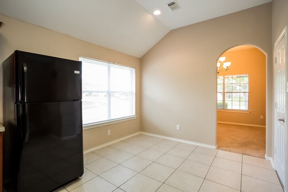 6402 Bright Falls Ln - Photo 5 of 16