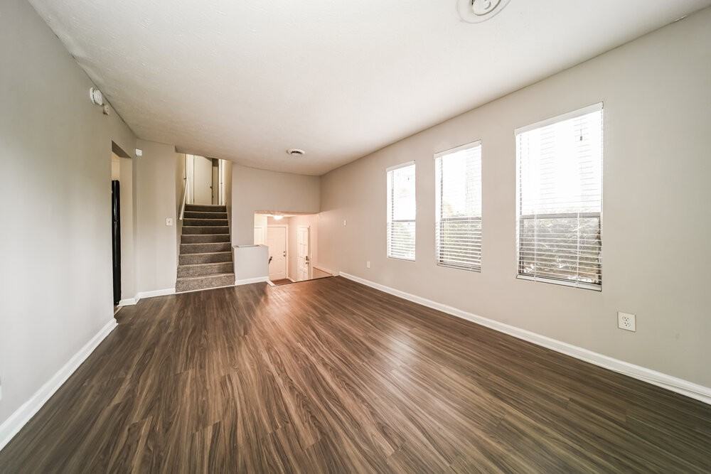 2232 Doral Ct Sw - Photo 6 of 17