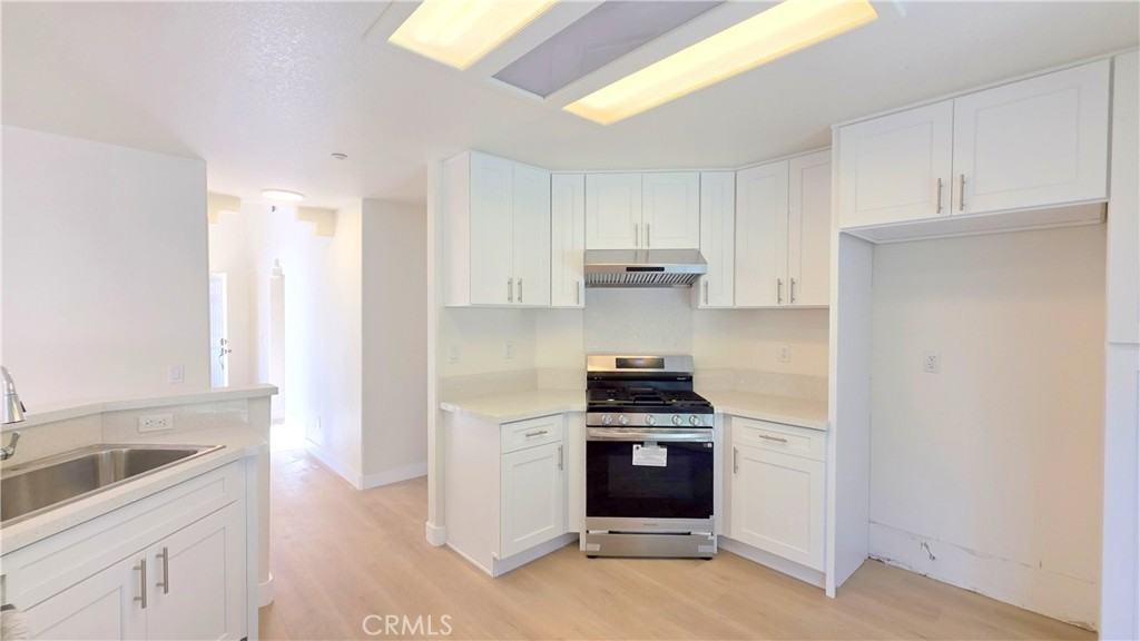 1116 Cloverdale St #1116 - Photo 5 of 29