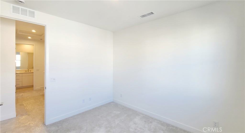 2502 Everly Ct #2502 - Photo 3 of 38