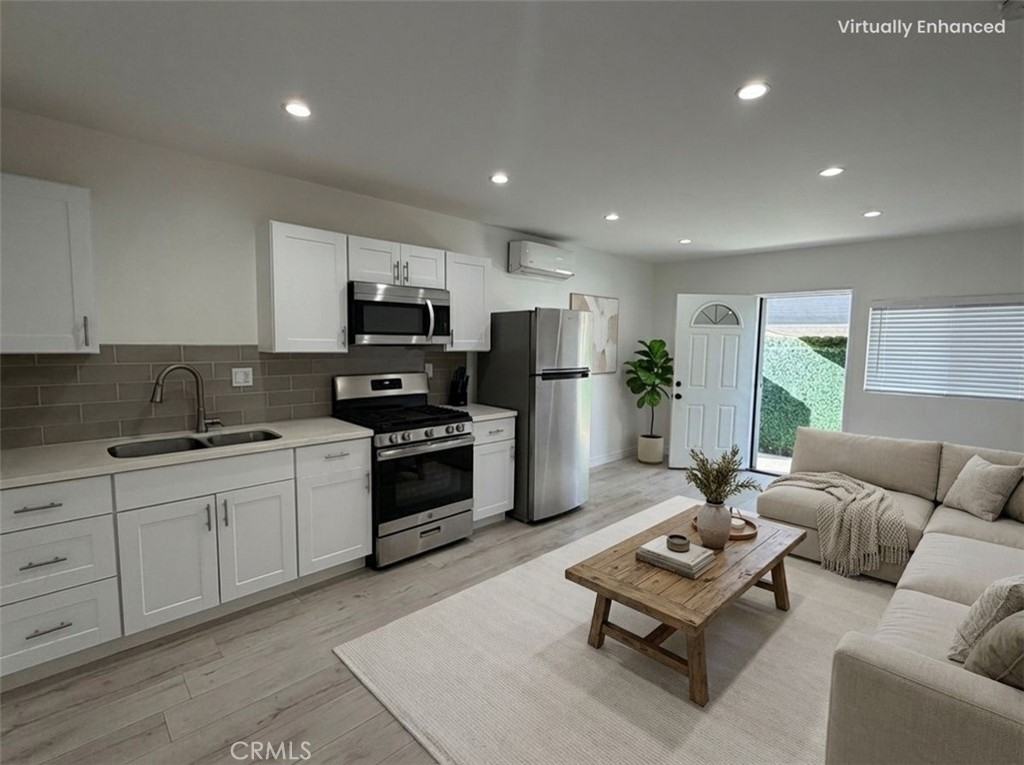 22809 Gault St #22809 - Photo 5 of 7