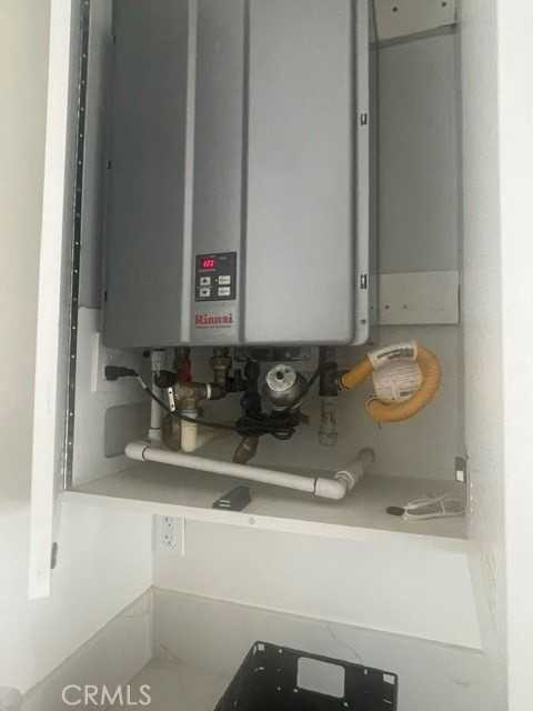 1206 E Harvard St #1206D - Photo 2 of 10